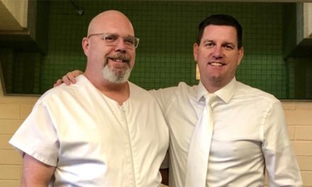29年後，這個人傳了一封臉書訊息給他的高中朋友求助。這是他後來接受洗禮的故事。
