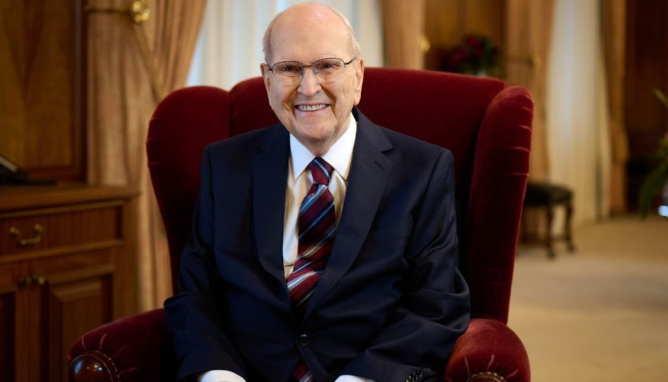 羅素納爾遜會長逝世